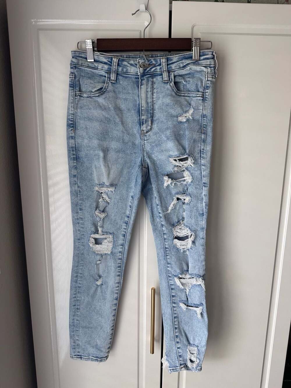 American Eagle Distressed Next Level Stretch Jeans Size 8 X-Short